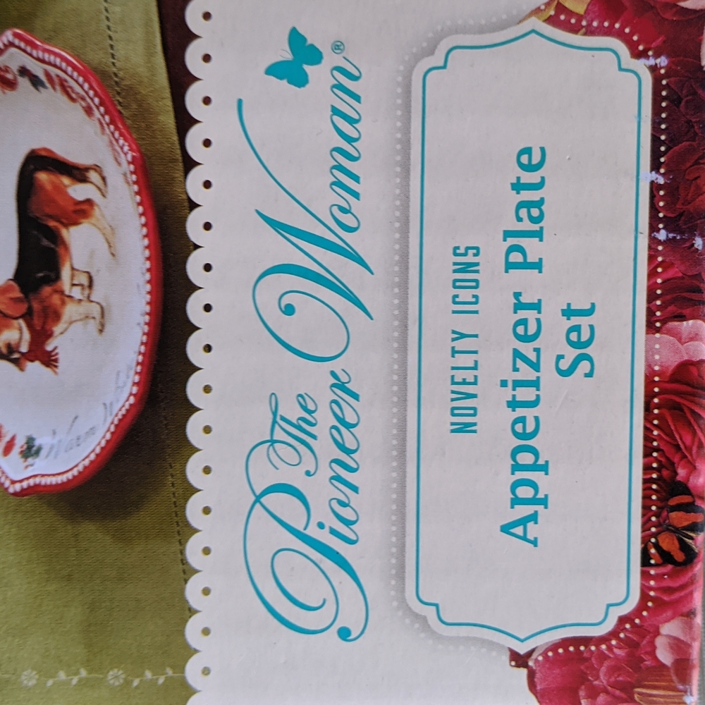 Pioneer woman appetizer plate set Christmas themed - Picture 2 of 4